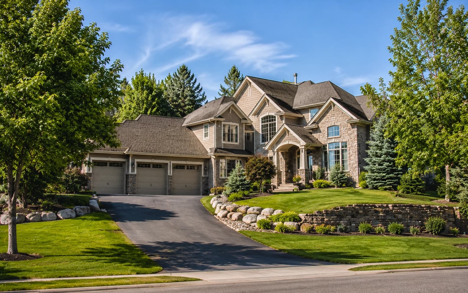 Large executive-style home on an elevated, spacious lot in the Highcroft neighborhood of Woodbury, Minnesota